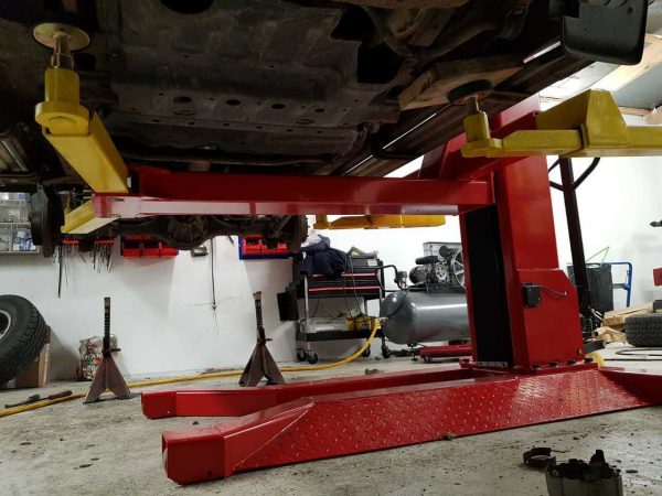 Pacini 2500kg Single Post Lift